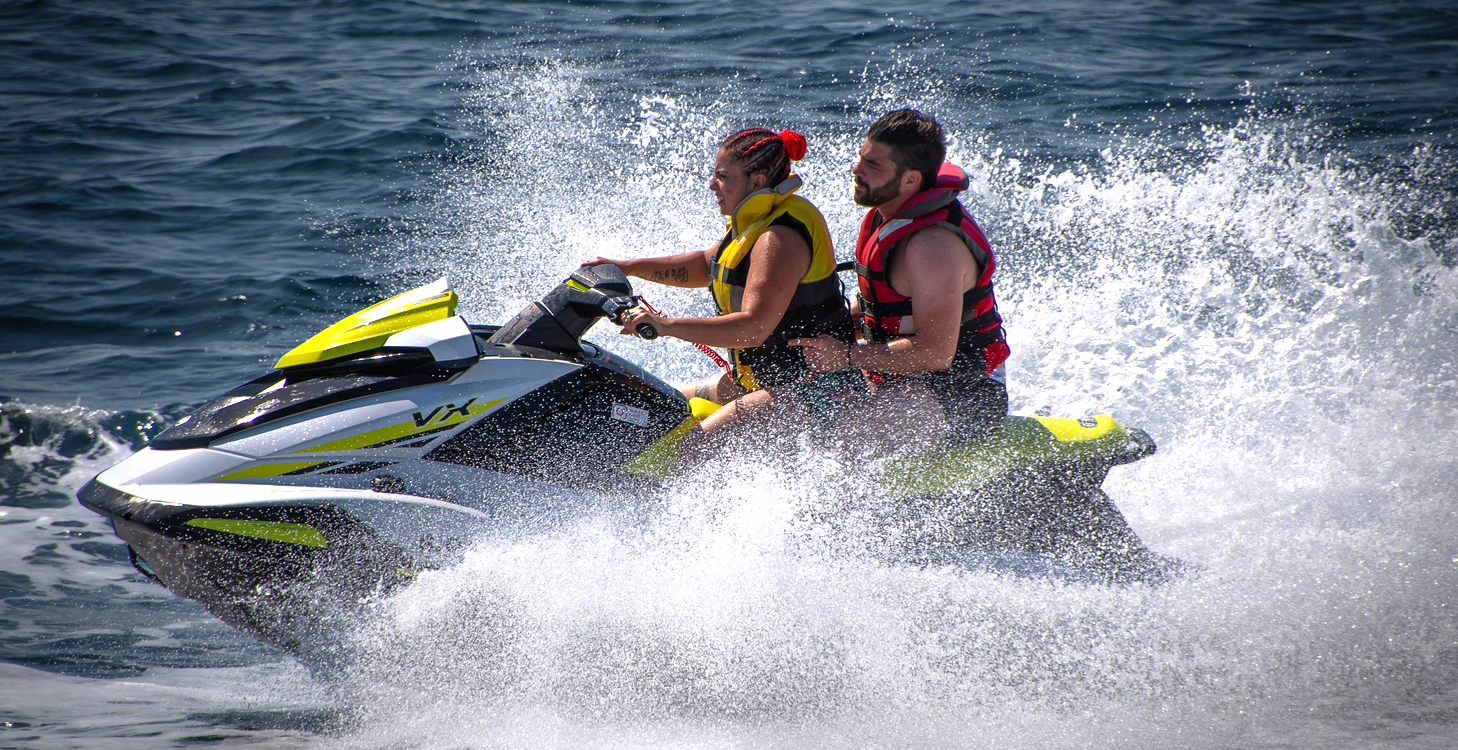 Water Sports with Speed Boat - Darwish Travel Company